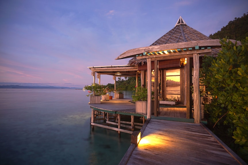 Raja Ampat Dive Lodge di tepi laut